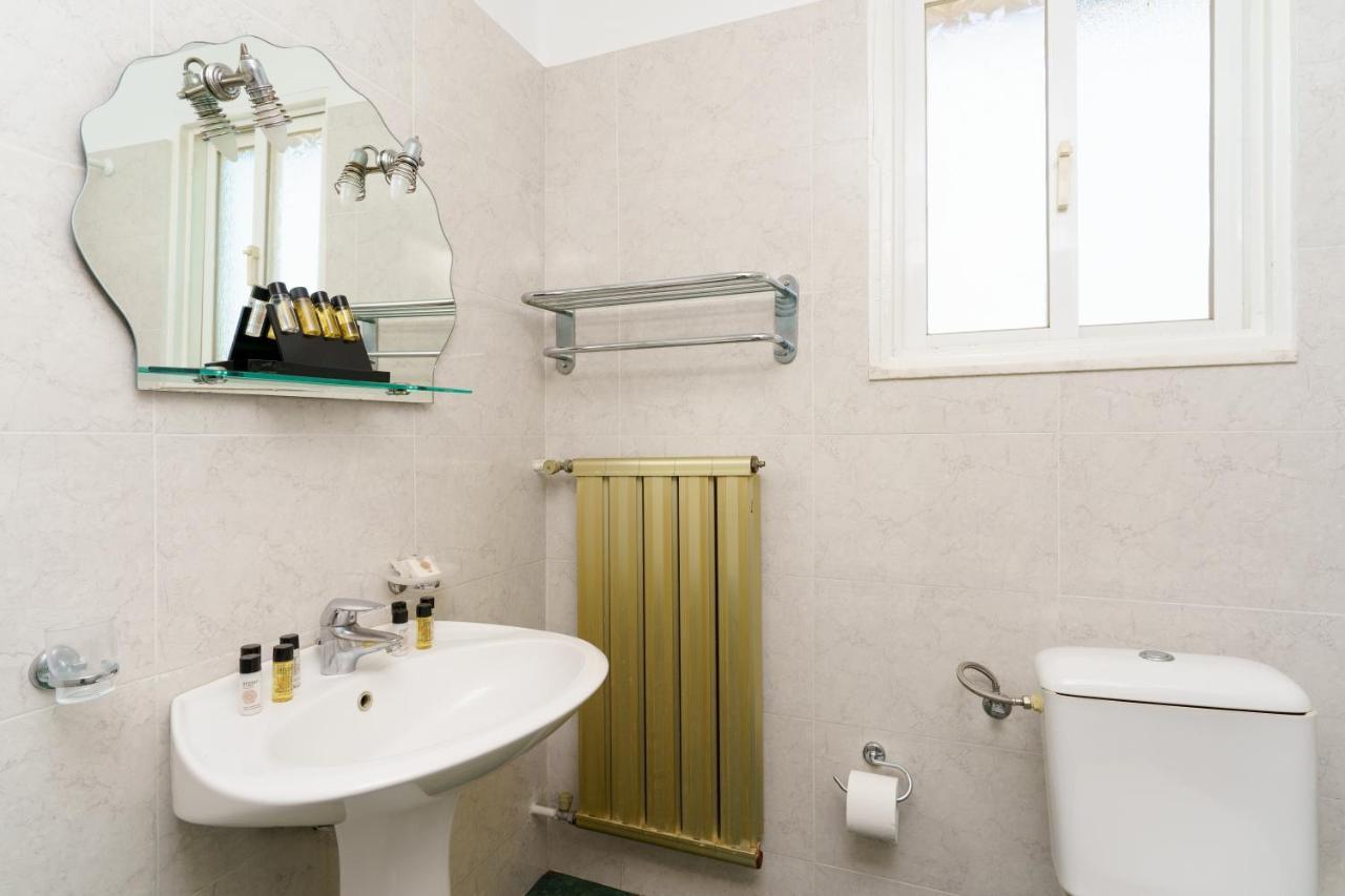 Stefania Hotel Amarynthos Luaran gambar