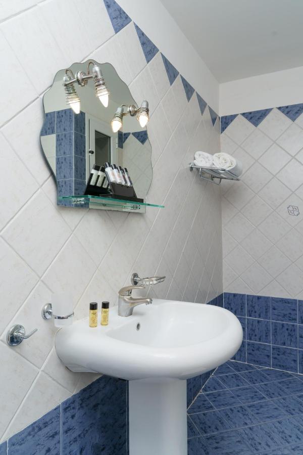 Stefania Hotel Amarynthos Luaran gambar